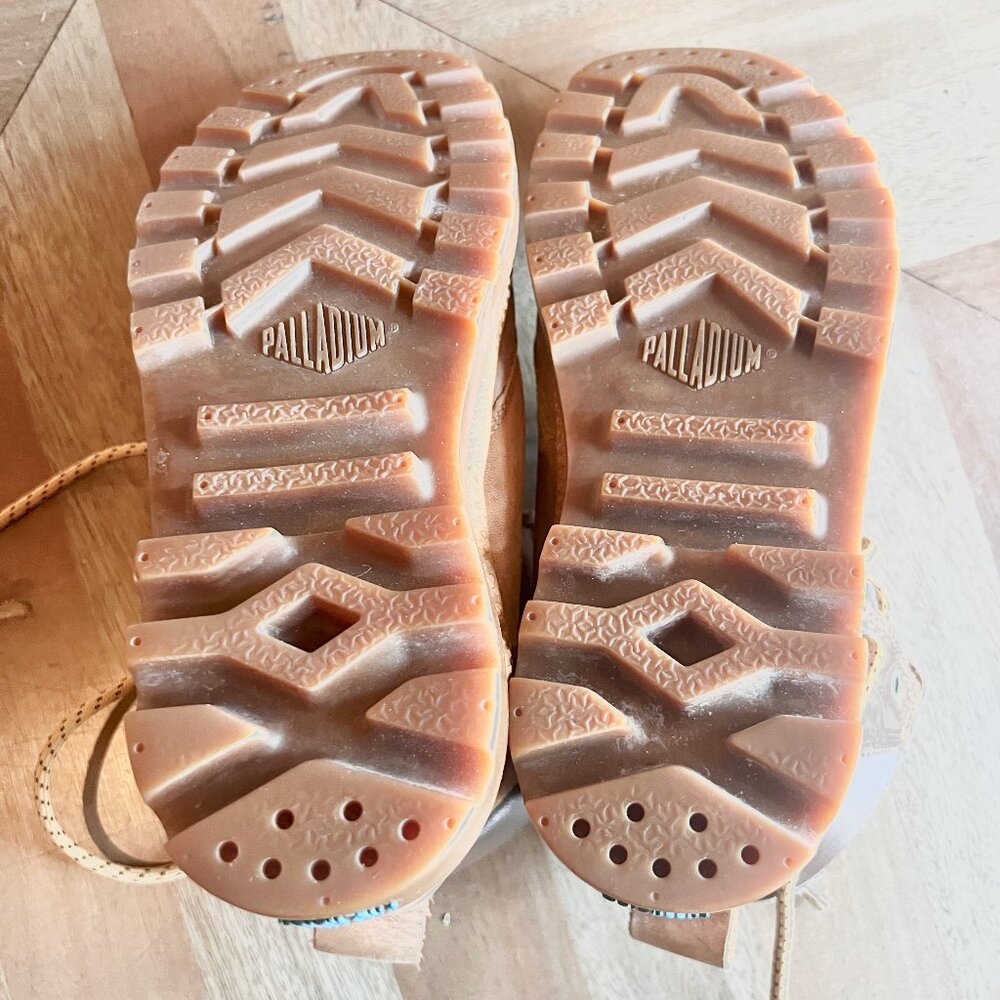 Palladium boots size 6M/7.5F - Picture 3 of 4